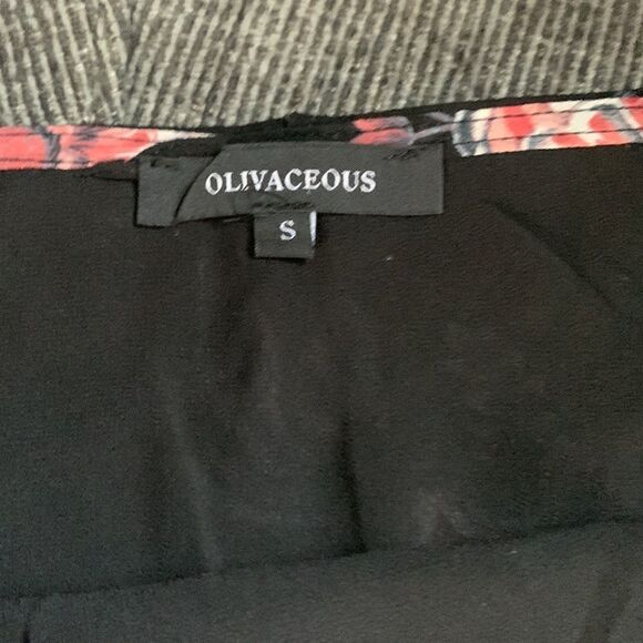 Olivaceous cold shoulder sheer ruffle blouse sz small - Picture 16 of 16